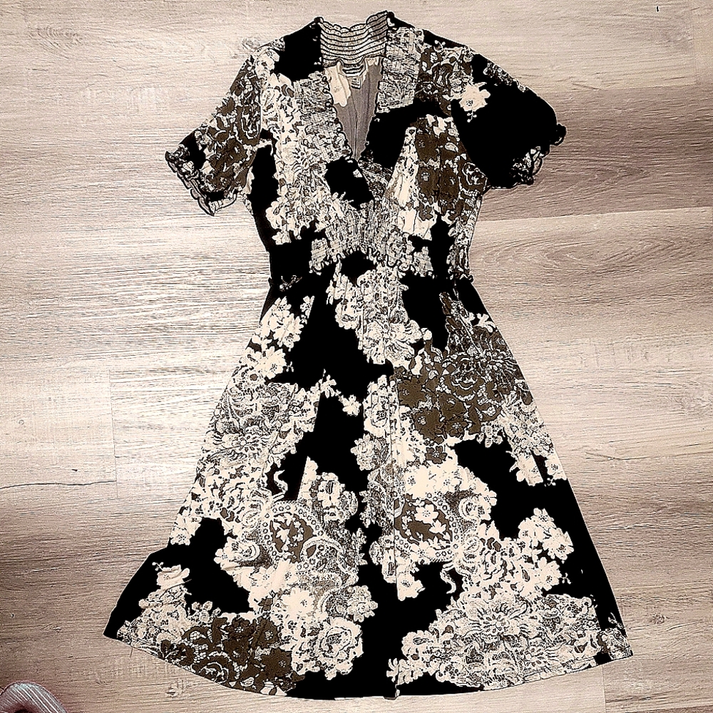 Black & White Lace Printed Puff Sleeve A-Line Midi Smocked Dress